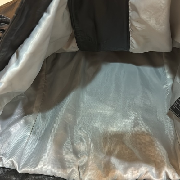 Genuine Heavy Harley Davidson leather Jacket women’s Size L - Picture 16 of 16